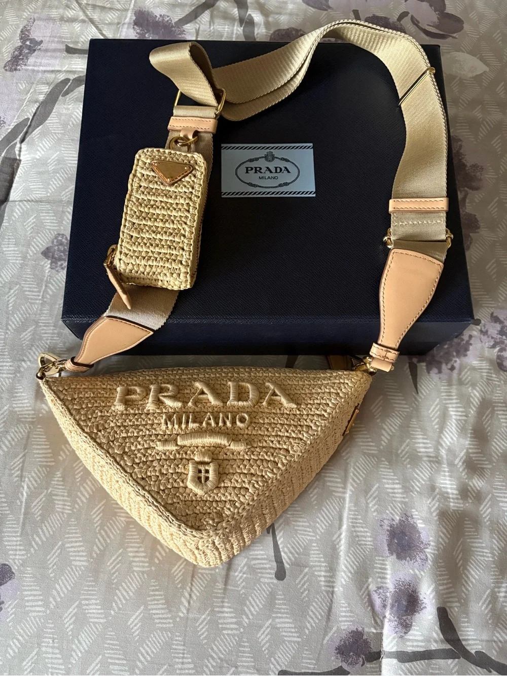 Prada triangle raffia bag - Picture 8 of 8